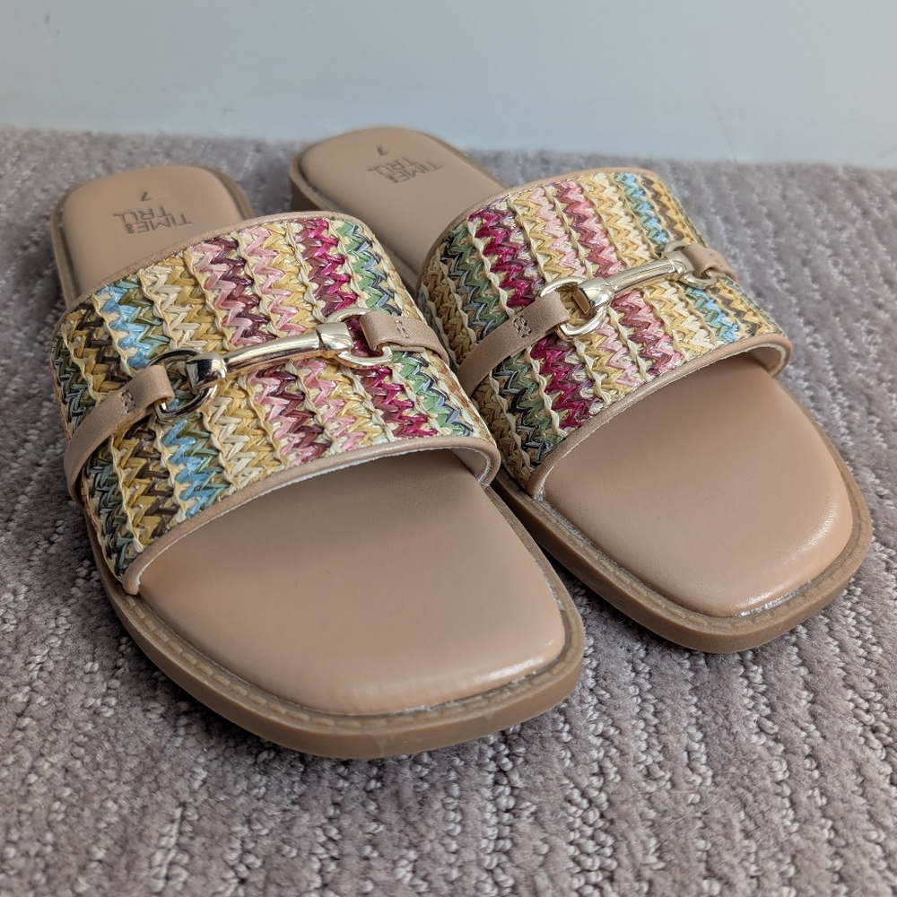 NWOT Time and Tru Sandals